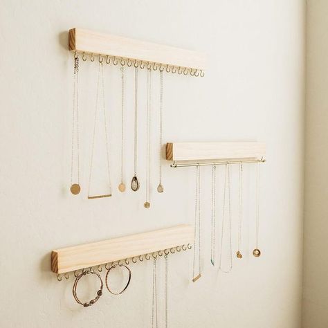 Jewelry Storage Ideas, Best Closet Organization, Jewelry Storage Diy, Bathroom Drawers, Jewelry Organizer Wall, Diy Jewelry Display, Jewelry Wall, Hanging Jewelry Organizer, Display Jewelry