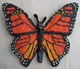 Papier Mache Butterfly, Paper Mache Butterflies, Paper Mache Insects, Paper Mashe Ideas, Paper Mache Bugs, Paper Mache Butterfly, Papmache Ideas, Paper Mache Sculpture Ideas, Paper Mache Ideas