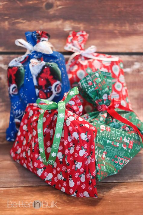 Fabric Gift Bags Diy, Diy Fabric Gift Bags, Diy Bag And Purse, Diy Gift Bag, Homemade Gift Bags, Women's Retreat, Gift Bags Diy, Bags Diy, Homemade Christmas Decorations