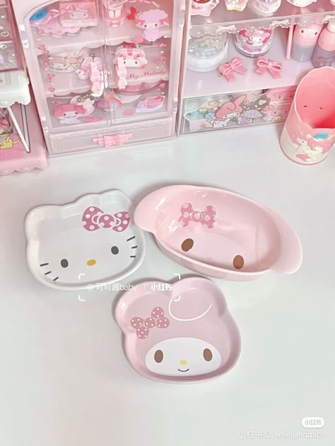 Hello Kitty Room Decor, Hello Kitty Bedroom, Study Desk Decor, Hello Kitty Rooms, Soft Pink Theme, Clay Things, Kawaii Room Decor, Hello Kitty Aesthetic, Hello Kitty Coloring