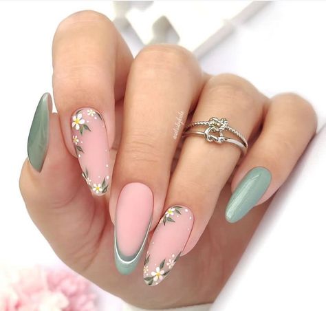 Floral Nail Designs, Flower Nail Designs, French Nail Designs, Trendy Nail Art, Nail Forms, Hot Nails, Nail Designs Spring, Floral Nails, Short Acrylic Nails