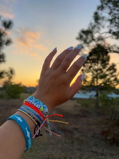 Sunset Preppy, Beachy Stuff, Surf Jewelry, Yarn Bracelets, Bracelets And Rings, Preppy Jewelry, Thread Bracelets, Pretty Sunset, Beads Bracelet Design