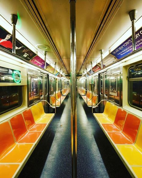 Fabulous App, Nyc Subway Art, Railway Accidents, Subway Car, Nyc Train, Ny Subway, Train Drawing, Goals Motivation, City Vibes