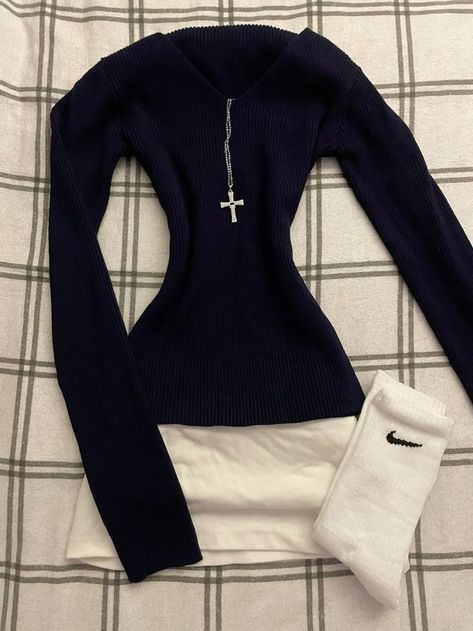 Sweatshirt Over Dress, Soft Casual Outfit, Code Outfit, Outfit Inspo Casual, Sweatshirt Set, Cute Simple Outfits, Really Cute Outfits, 5 S, Edgy Outfits