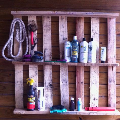 I repurposed a pallet for the wash rack area in my barn. Tack Room Organization, Horse Tack Rooms, Barn Hacks, Cattle Barn, Horse Barn Plans, Barn Storage, Show Cattle, Floor Cabinet, Showing Livestock