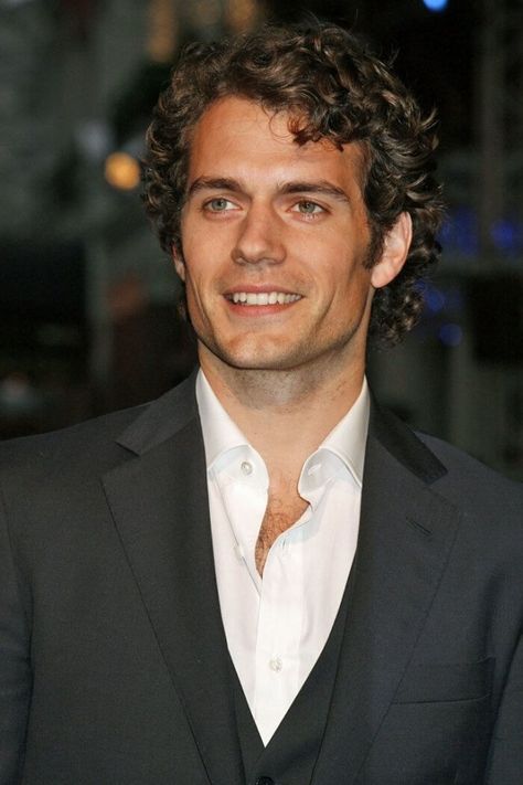 Dapper Haircut, Shaggy Curly Hair, Medium Curly, Corte De Cabelo Masculino, Curly Hair Men, Boys Haircuts, Henry Cavill, Curly Hair Cuts, Short Curly Hair