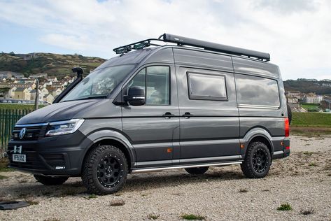 We've launched our MaxTraxx off-grid 4x4 Crafter camper. The perfect vehicle for those who want more space and also looking to camp off the beaten track! Vw Crafter Camper, 4x4 Camper Van, Volkswagen Camper Van, Yosemite Camping, Custom Campers, Tiny Camper, Sprinter Camper, Campervan Life, Volkswagen Camper