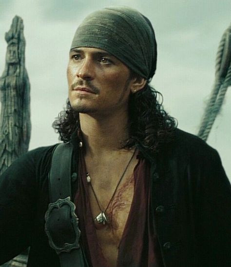 Will Pirates Of The Carribean, Will From Pirates Of The Caribbean, Will Turner Potc, Orlando Bloom Movies, Bandana Pirate Style, Pirate Bandana Aesthetic, Will Pirates Of The Caribbean, Orlando Bloom Will Turner, Pirates Of The Caribbean Characters