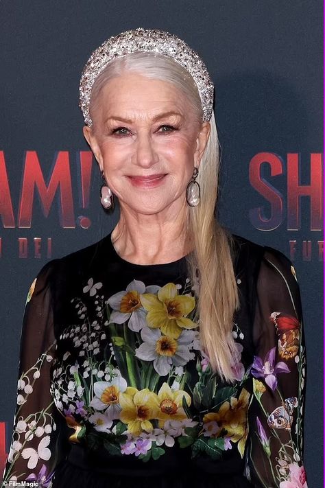 Helen Mirren Long Hair, Hellen Mirren, Signature Styles, Snow Angel, Women Power, Military Girl, Fantasy Book, Helen Mirren, Ageless Style