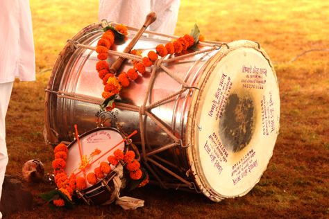 World record feat by Talarudra (Nashik) – Just Nashik Dhol Tasha Background, Dhol Tasha Png, Maharashtra Culture Aesthetic, Dhol Tasha Photography, Dhol Tasha Pathak, Maharashtra Culture, Jay Shivray, Dhol Tasha, Maharashtrian Culture