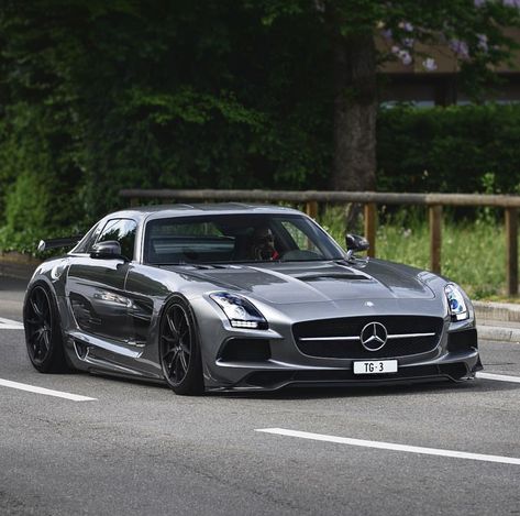 Mercedes-AMG SLS Black Series Royal Cars, Sls Black Series, Mercedes Sports Car, Mercedes Sls Amg, Mercedes Benz Sls Amg, Sls Amg, Mercedes Sls, Vintage Sports Cars, Mc Laren