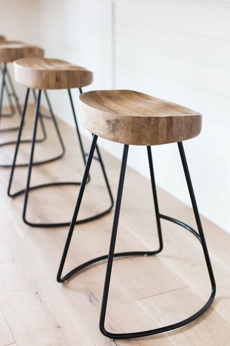 Kursi Bar, Wooden Bar Stools, Designer Bar Stools, Metal Stool, Metal Bar Stools, Stool Design, Diy Chair, Trendy Kitchen, Kitchen Stools