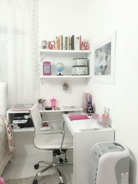 living room decor inspiration Desk Arrangements, Bedroom Decor For Teen Girls, White Desk, Comfortable Office, Pinterest Room Decor, Study Room Decor, Smart Ideas, Minimalist Room, Teen Bedroom Decor