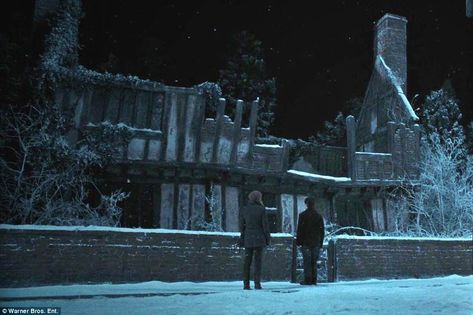 Harry Potter fans can now stay in Godric's Hollow for £120 a night | Daily Mail Online Gryffindor Aesthetic, Harry Potter Hermione Granger, Lily Potter, The Deathly Hallows, Harry Potter Deathly Hallows, Potters House, Golden Trio, Harry Potter Christmas, Lord Voldemort