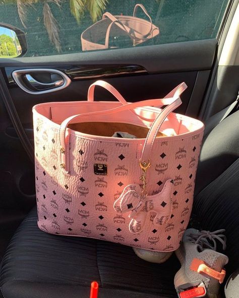 Pink Mcm Bag, Mcm Bag Outfit, Mcm Tote Bag, Pink Mcm, Mcm Purse, Mcm Bag, Luxury Bags Collection, Handbag Essentials, Mcm Bags