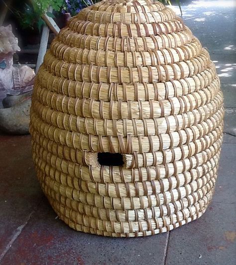 Directions for making a bee skep--hard to keep bees in (can't harvest honey) but pretty to look at... Modern Farmer, Bee Skep, Permaculture Design, Pine Needle Baskets, Birds And The Bees, Bee Keeper, Bee Inspired, Bee Garden, Bee Friendly