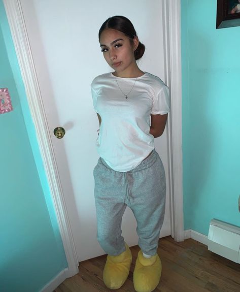 Cute Lazy Day Outfits, Cute Lazy Outfits, Swag Outfits For Girls, Tomboy Style Outfits, Lazy Outfits, Lazy Day Outfits, Chill Outfits, Cute Comfy Outfits