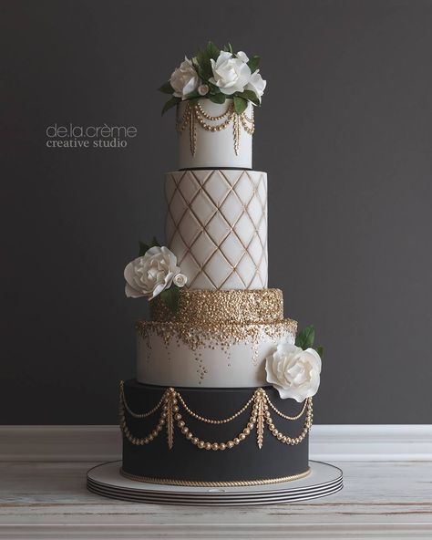 Glamorous Gatsby-inspired wedding cake 1920s Wedding Cake, 1920s Cake, Gatsby Cake, Art Deco Wedding Cake, Fancy Wedding Cakes, Art Deco Cake, Great Gatsby Wedding, 1920s Wedding, Naked Cakes