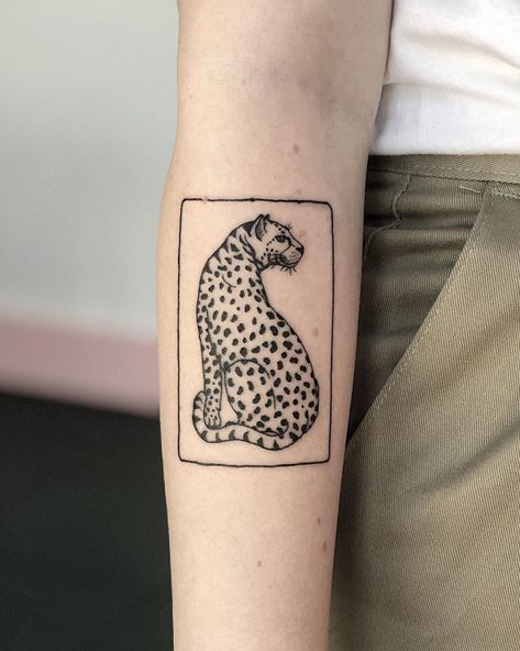 Cheetah Tattoos, Cheetah Tattoo, Slytherin Snake, Jaguar Tattoo, Leopard Tattoos, Tattoo Me, 1 To 100, Back Of Shoulder Tattoo, Tattoo Videos