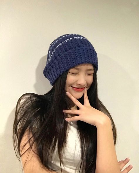 Binnie Hat Outfits, Binnie Hat, Beanie Hat Outfit, Hat Outfit Summer, Hat Outfits, Hat Outfit, Girl Beanie, Artist Aesthetic, Face Photo