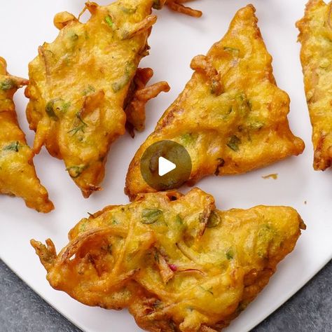 Hyderabadi Ruchulu | Bread Onion Pakora is tasty and yummy easy evening snack recipe at home. Crispy and crunchy do try this simple and easy dish and relish it.... | Instagram Evening Snacks Recipes, Onion Pakora, Easy Evening Snacks, Pakora Recipe, Pakora Recipes, Evening Snacks, Easy Dishes, Relish, Snack Recipes