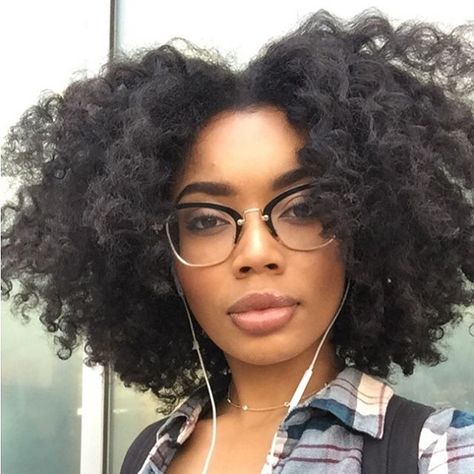 Braid Out Styles, Hair And Glasses, Updo Tutorial, Natural Hair Tutorials, Beautiful Natural Hair, Pelo Afro, Braid Out, Natural Hair Beauty, Flat Twist