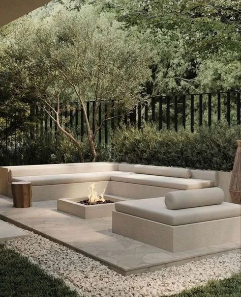 Home Trend Alert: Organic Modern Decor from Amazon Million Dollar Landscaping, Cemented Backyard Ideas, Luxury Backyards, Sunken Fire Pit, Have Inspiration, Modern Backyard, Outdoor Gardens Design, Backyard Inspo, Outdoor Decor Backyard