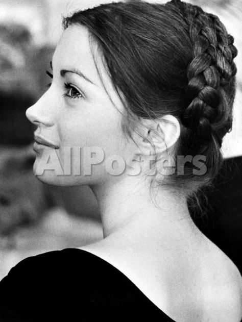 The Only Way, Jane Seymour, 1970 People Photo - 46 x 61 cm Princess Leia Hair, Hair Pick, Face Profile, Hair Gloss, Nose Shapes, Jane Seymour, Female Profile, Nose Job, Side Profile