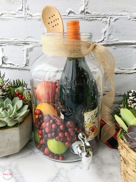 Garden Gift Basket Ideas, Garden Gift Basket, Diy Sangria, Gift Basket Ideas For Women, Gardening Gift Baskets, Auction Basket, Homemade Gift Baskets, Liquor Gifts, Shower Prizes