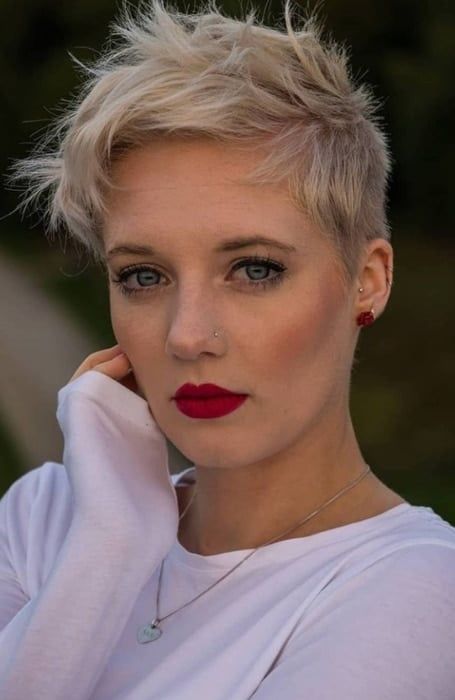 Messy Pixie Haircut, Short Blonde Pixie, Short Hairstyles Fine, Messy Short Hair, Super Short Hair, Edgy Short Hair, Very Short Hair, Short Pixie Haircuts, Short Pixie Cut