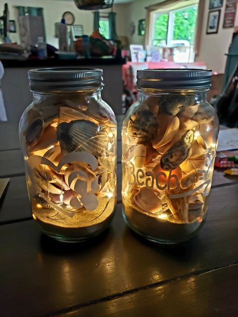 Seashell Jar Display, Sand And Seashell Display, Beach Sand Jar Ideas, Sand And Seashells Ideas, Seashell Crafts Night Lights, Fairy Light Jars Diy, Beach Jars Diy Ideas, Sand And Seashells In Jar, Seashells In A Jar