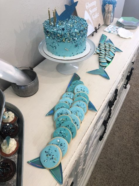 Second Birthday Shark Theme, Shark Tales Birthday Party, Marine Biology Birthday Theme, Shark Theme Wedding, 4th Birthday Pool Party For Boys, Girly Shark Birthday Party, Whale Shark Birthday Party, Shark Bday Party Ideas, Shark Decorations Party