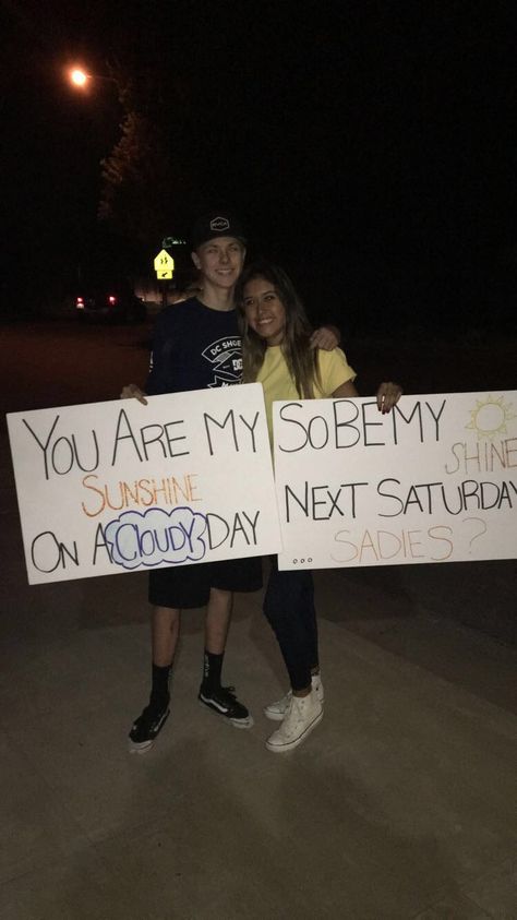 Sadie Proposals Ideas, Sadie Hawkins Proposals, Sadies Proposal, Sadie Hawkins Dance, Cute Promposals, School Dance Ideas, Hunting Ideas, Homecoming Flowers, Homecoming Posters