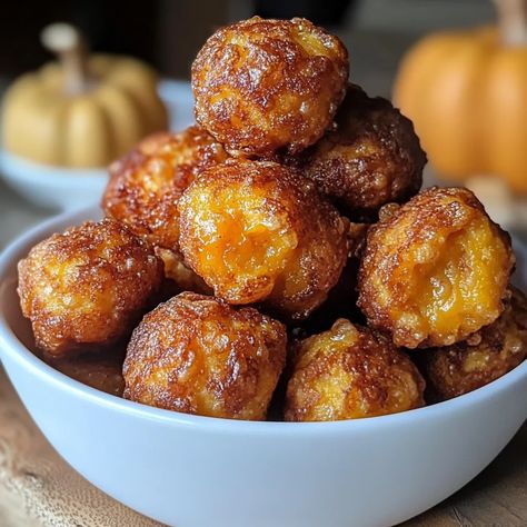 Baked Pumpkin Fritters: A Deliciously Nutritious Fall Treat Baked Fritters Recipe, Baked Pumpkin Fritters, Pear Fritters, Pumpkin Fritters Recipe, Pumpkin Puffs, Pumpkin Fritters, Pumpkin Crisp, Sweet Potato Fritters, Pumpkin Cravings