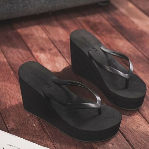 Thick Platform Sandals, Platformed Flip Flops, Thick Flip Flops, Wedge Flip Flops Outfit Y2k, Platform Flip Flops Y2k, 2000s Flip Flops, Cute Beach Sandals, Plat Form Sandals, Beach Shoes Aesthetic