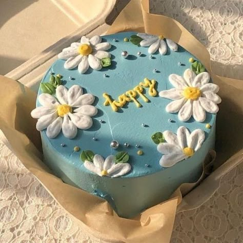 Birthday Cake Aesthetic, Pastel Cakes, Cake Mini, Cake Aesthetic, Simple Cake Designs, Blue Cakes, Simple Birthday Cake, Cake Decorating Designs, Pretty Birthday Cakes