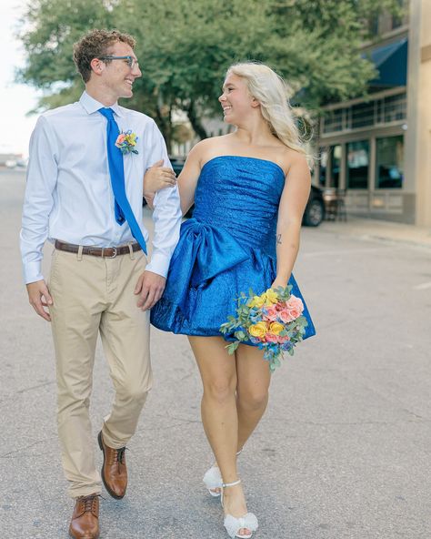 It’s Senior Sunday and you guys oh my goodness 🥹 Stunning dress, sweetest couple, cutest shoes, just everything about this!!! I’m so lucky to be able to capture sweet sweet moments & memories like this. Senior year hoco for Maddie & Hoak! ✨ Dress: @g2bygeorgios #hoco #seniorhomecoming #seniorpictures #seniorsunday #homecoming #seniorhocopictures #seniorhoco #portraitphotography #templetx #beltontx #centraltexas #wacotx #hocopictures #seniors #saladotx #academytx Homecoming Single Poses, Single Person Hoco Pics, Homecoming Photoshoot Single, Double Date Hoco Pictures, Military Homecoming Pictures, Hoco Pictures, Senior Year, Sweet Couple, Stunning Dresses