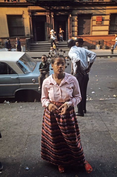 harlem-1970s-street-photography-jack-garofalo-5 Harlem Nyc, Harlem New York, French Photographers, Street Photo, Black Culture, Black Queen, Aesthetic Vintage, 70s Fashion, Black Is Beautiful