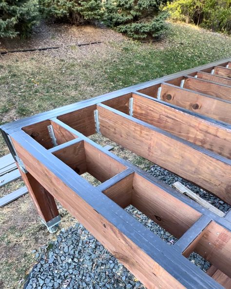 DIY Deck Part 1: Planning, Framing and Installing Deck Board - Fun Home Building Deck Plans Diy, Deck Building Plans, Deck Framing, Raised Deck, Framing Construction, Floating Deck, Deck Construction, Deck Designs Backyard, Deck Stairs