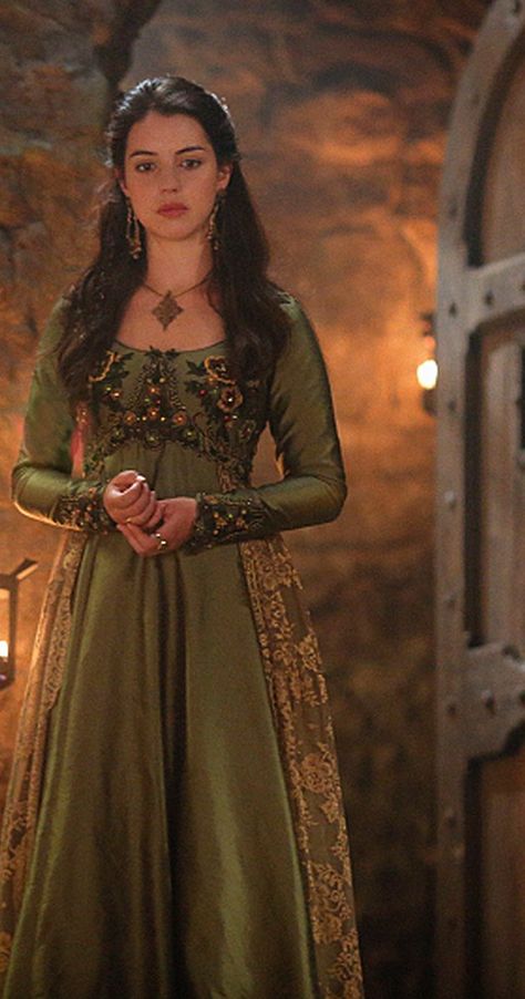 Marie Stuart, Reign Fashion, Reign Dresses, Medieval Dresses, Queen Of Scots, Mary Stuart, Period Dress, Mary Queen Of Scots, Adelaide Kane