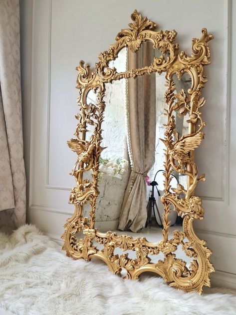 Royal Mirror, Gold Framed Mirror, Cute Bedroom Decor, Home Design Living Room, Luxury Homes Interior, Framed Mirror, Dream Room Inspiration, Dream House Interior, Room Inspiration Bedroom