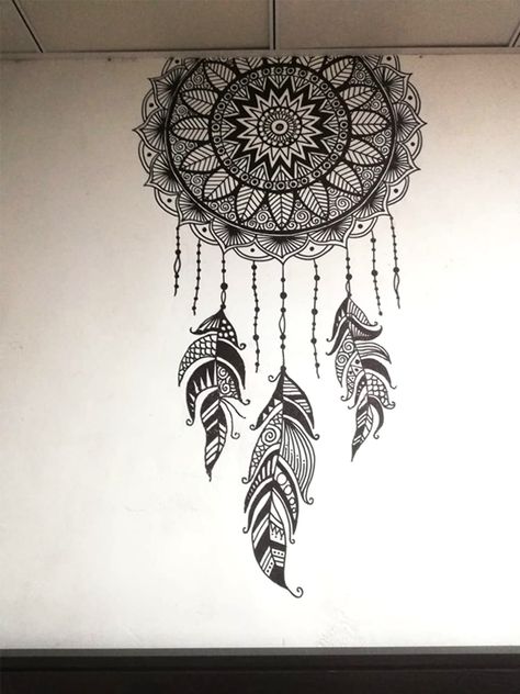 Mandela dream catcher using permanent markers on my bed room wall Dream Catcher Doodle Art, Dream Catcher Painting On Wall, Mandela Art Wall Painting, Mandala Drawing Dream Catcher, Mandela Art On Wall, Wall Sketches Ideas Bedroom, Dream Catcher Mandala Drawing, Mandala Wall Art Bedrooms, Mandala Drawing On Wall