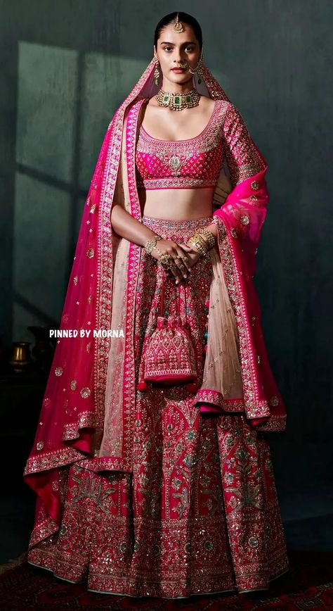 Anita Dongre - India 🇮🇳 Anita Dongre Bridal, Anita Dongre Lehenga, Royal Architecture, Bride Shoot, Jewellery For Wedding, Kurti Lehenga, Saree Kurti, Indian Fashion Trends, Cutwork Blouse