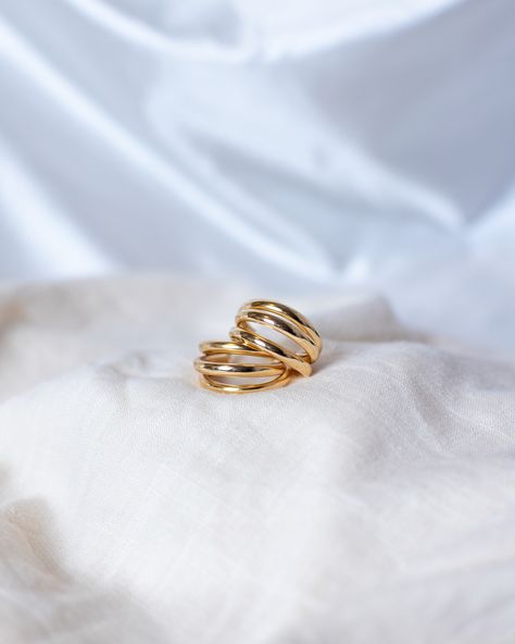 Ring Flatlay Photography, Rings Flatlay, Jewellery Shoot Props, Ring Flatlay, Necklace Flatlay Photography, Jewellery Product Shoot, Jewelry Flatlay, Jewel Photography, Jewelry Shoot