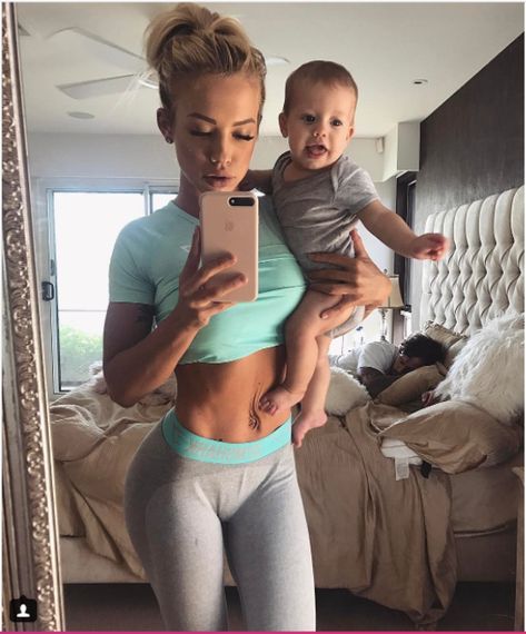 Post Baby Belly, Yin Yoga Poses, Loose Belly, Tammy Hembrow, Pregnancy Body, Post Baby Body, Postpartum Belly, Celebrity Workout, Baby Belly