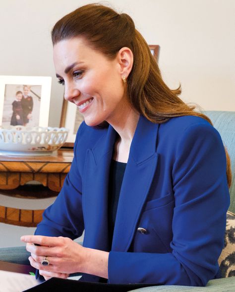 Kate wears Zara to interview midwife for nursing magazine Kate Middleton Blazer, Looks Kate Middleton, Queen Kate, Blazer Zara, Princess Catherine, Catherine Elizabeth Middleton, Princess Kate Middleton, Prince William And Catherine, Kate Middleton Style