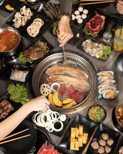 National all-you-can-eat Korean BBQ & hot pot chain opens second Columbus location Hotpot Restaurant, Table Top Grill, Hot Pot Recipe, Bagel Shop, Sub Sandwiches, Restaurant Week, Bulgogi, Fish Cake, Korean Bbq