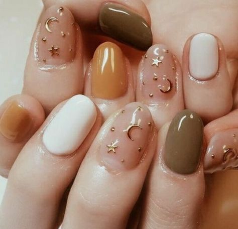 Cottagecore Nails, Unalome Tattoo, Cute Short Nails, Hippie Nails, Short Gel Nails, Moon Nails, Cute Gel Nails, Bride Nails, Short Nail Designs