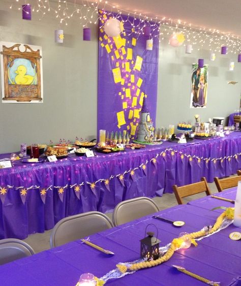 Photo 3 of 37: Rapunzel/Tangled / Birthday "Emma's 3rd Birthday!" Tangled Decorations, Pink And Purple Balloons, Creative Decoration Ideas, Rapunzel Birthday Party, Rapunzel Birthday, Purple Balloons, Creative Decoration, Mylar Balloons, Plastic Flowers