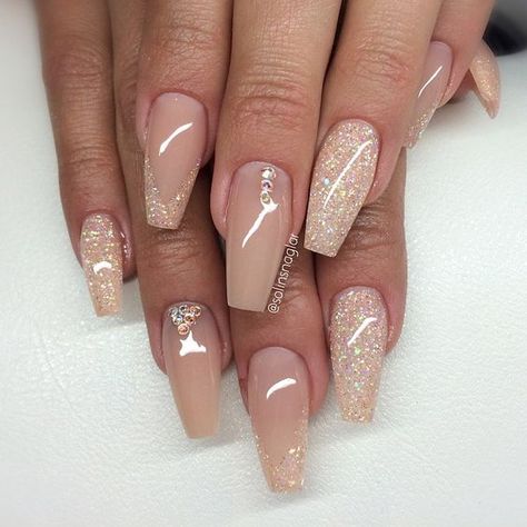 More sparkling nail ideas on http://dropdeadgorgeousdaily.com/2013/11/party-tips-ddg-moodboard-full-nail-inspo-fun-season/ Acrylic Nail Art, Prom Nails, Glitter Nail Art, Cute Nail Designs, Fancy Nails, Nail Arts, Creative Nails, Gorgeous Nails, Nails Acrylic